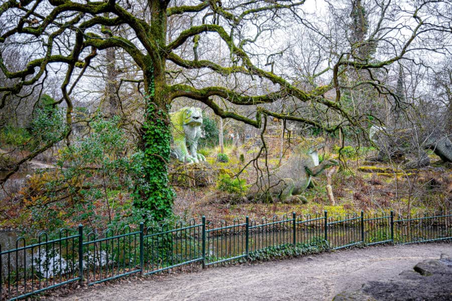 Crystal-Palace-Dinosaurs-A-Series-Of-Sculptures-Of-Dinosaurs-And